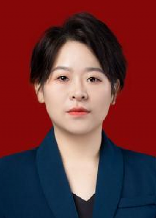 易秀英老师简介